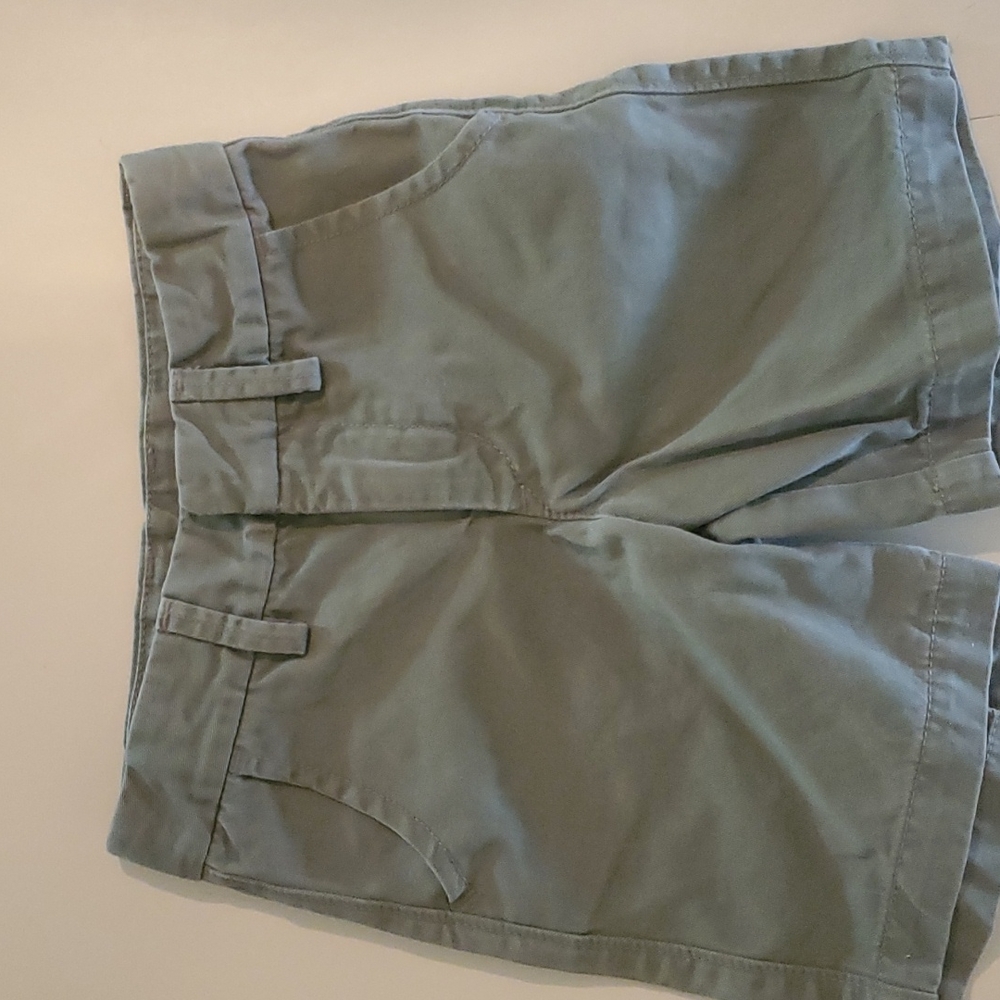 BabyGap size 2T olive green shorts